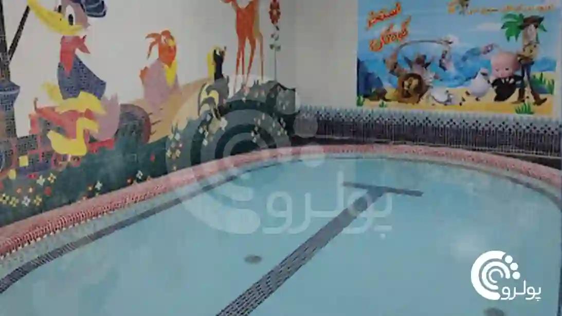 استخر-طاق-کسری-تهران-محیط-استخر-شمال-شرق-آب-آموزش-شنا-استخر-کودکان-کم-عمق.webp